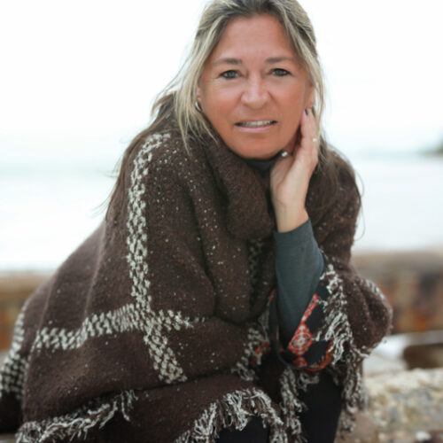 “Wrapped in Warmth: Embracing the Beauty of Simplicity”